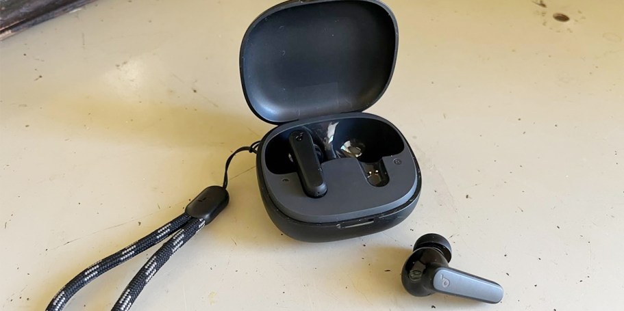 Anker Wireless Earbuds Only $19.98 on Amazon – Great for College Students!