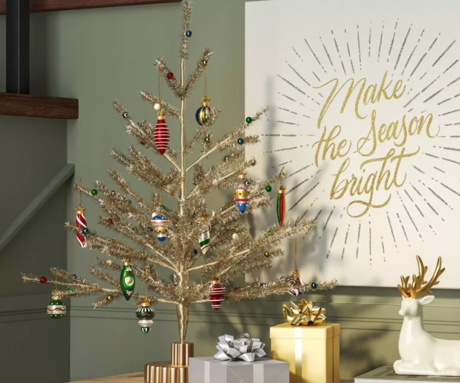 gold tinsel tree