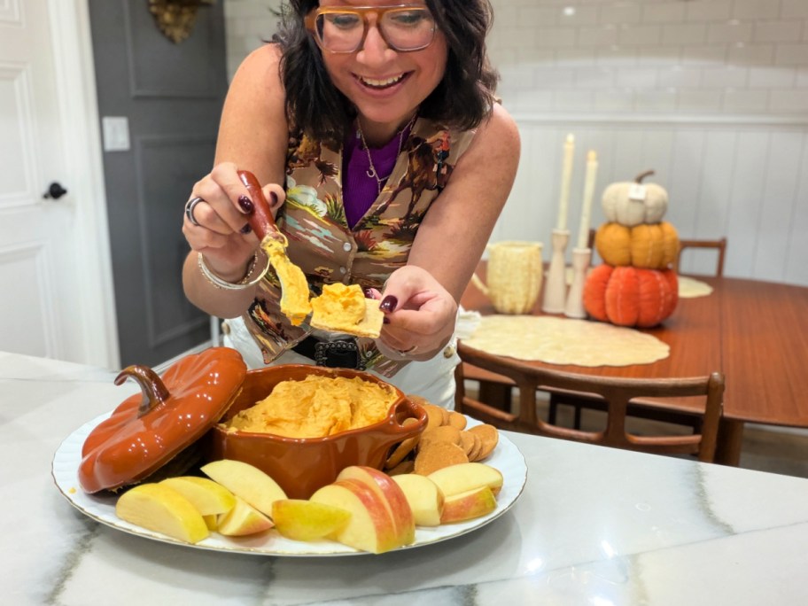 woman eating pumpkin pie dip 
