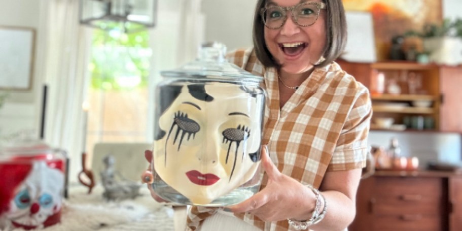 DIY Creepy Head in a Jar: All You Need is Water, a Mask, and a Jar!