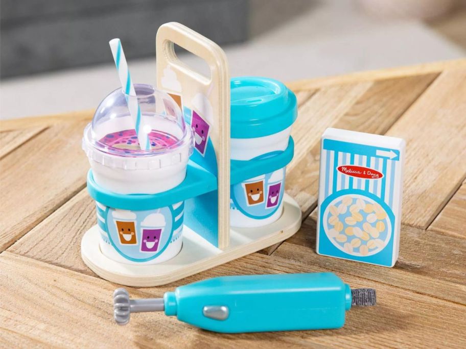 A Melissa & Doug Hot/Cold Drink Set