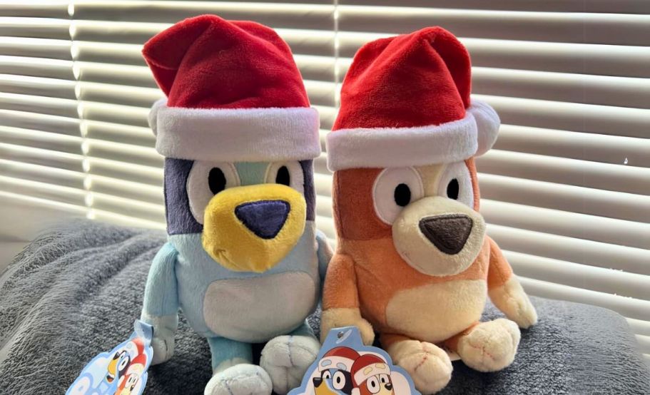 Bluey & Bingo Festive Plushies Duo Only $15.99 on Amazon (Reg. $30)