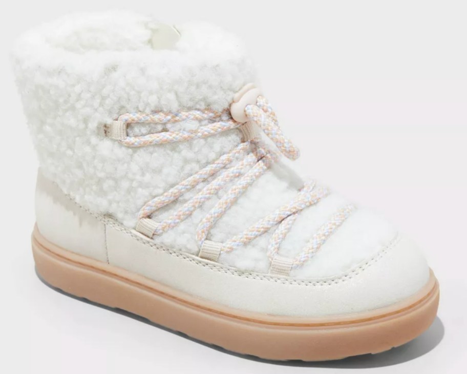 white sherpa boots