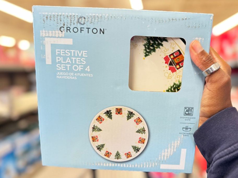 Crofton Festive Plates Set of 4