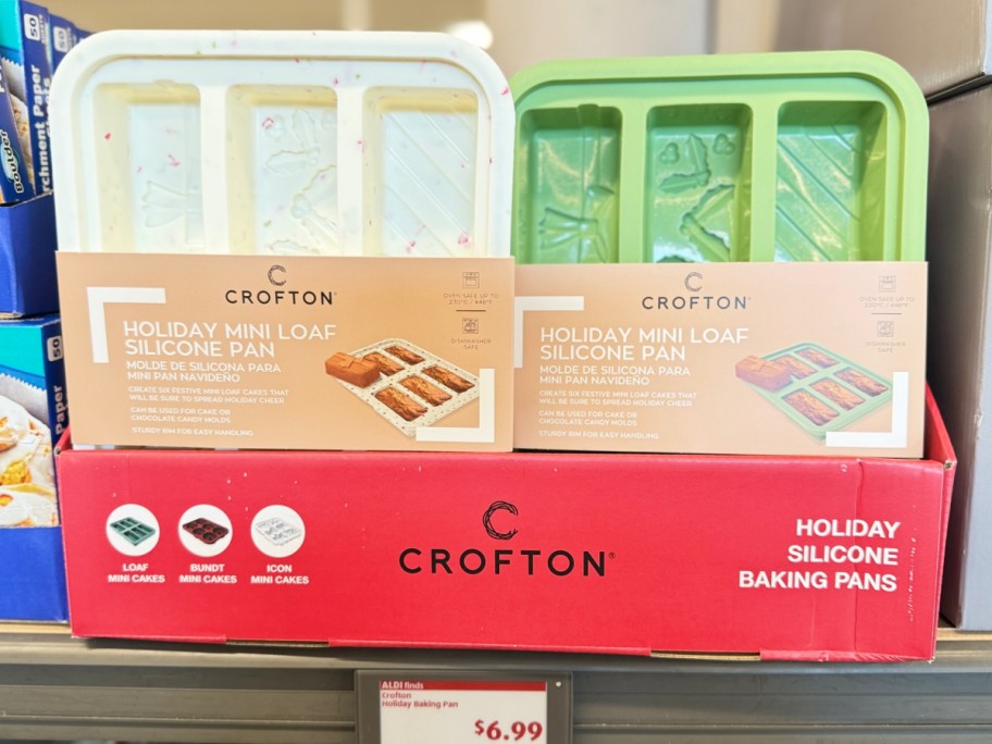 Crofton Holiday Baking Pan