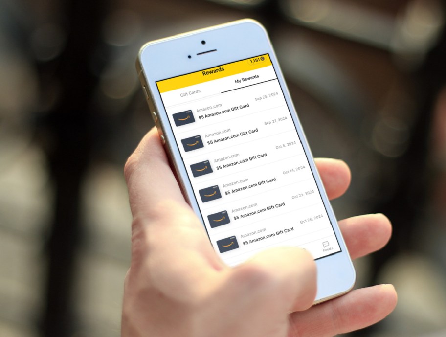 phone showing Happy Friday Reader Cashwalk app rewards of amazon gift certificates