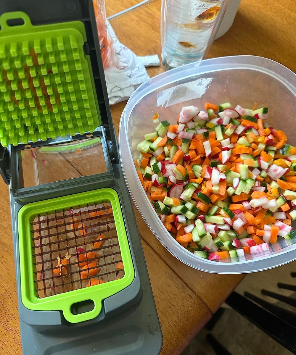 Vegetable Chopper Only $9.99 on Amazon – Over 1.8K 5-Star Reviews