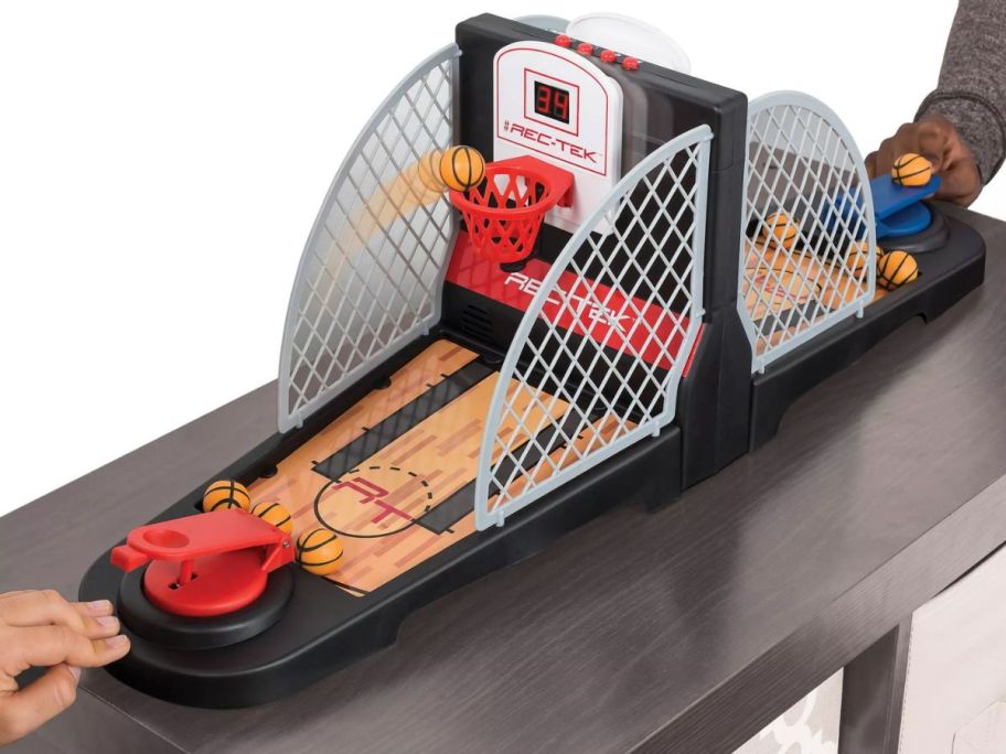 Rec-Tec Electronic Movin' Hoops Mini Arcade Basketball Game