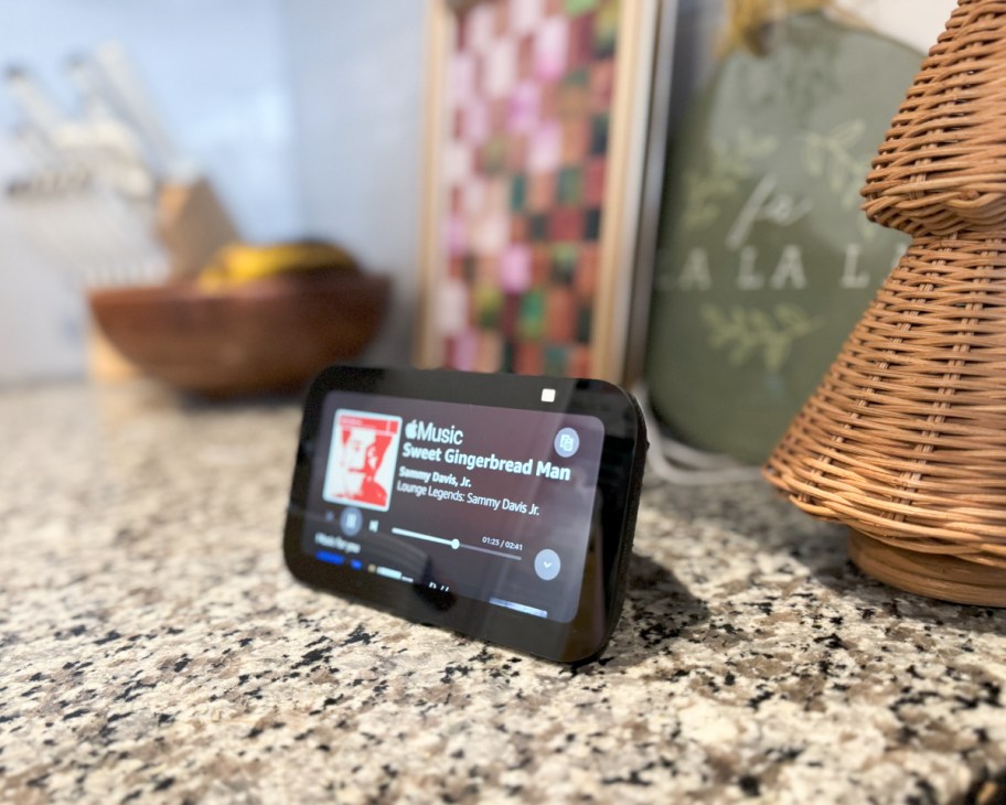 echo show with christmas music on screen