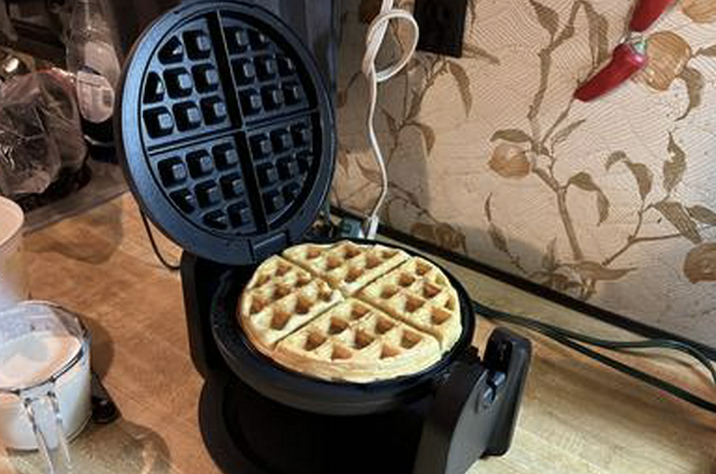 Rotating Belgian Waffle Maker ONLY $13.48 on Walmart.com (Regularly $26)