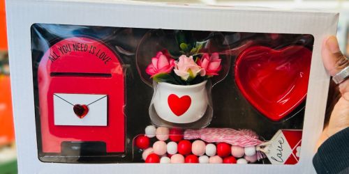 Top ALDI Weekly Finds: Valentine Gift Sets, Mugs, Candles, Blankets & More!