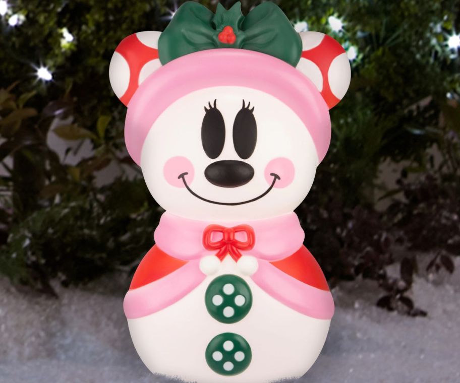 A Minnie Mouse 2' lawn decoration 