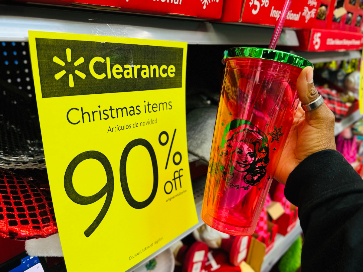 *HOT* 90% Off Walmart Christmas Clearance | Decor & More from 39¢!