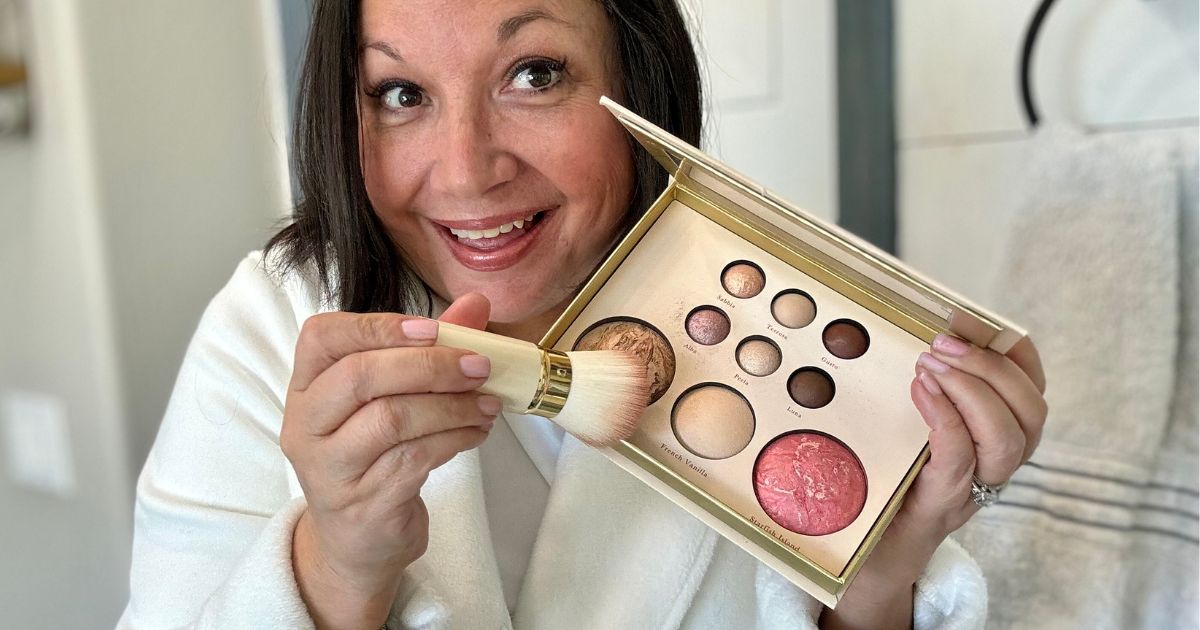 Laura Geller Holiday Baked Starter Kit JUST $53.55 Shipped ($168 Value) – Ends Tonight!