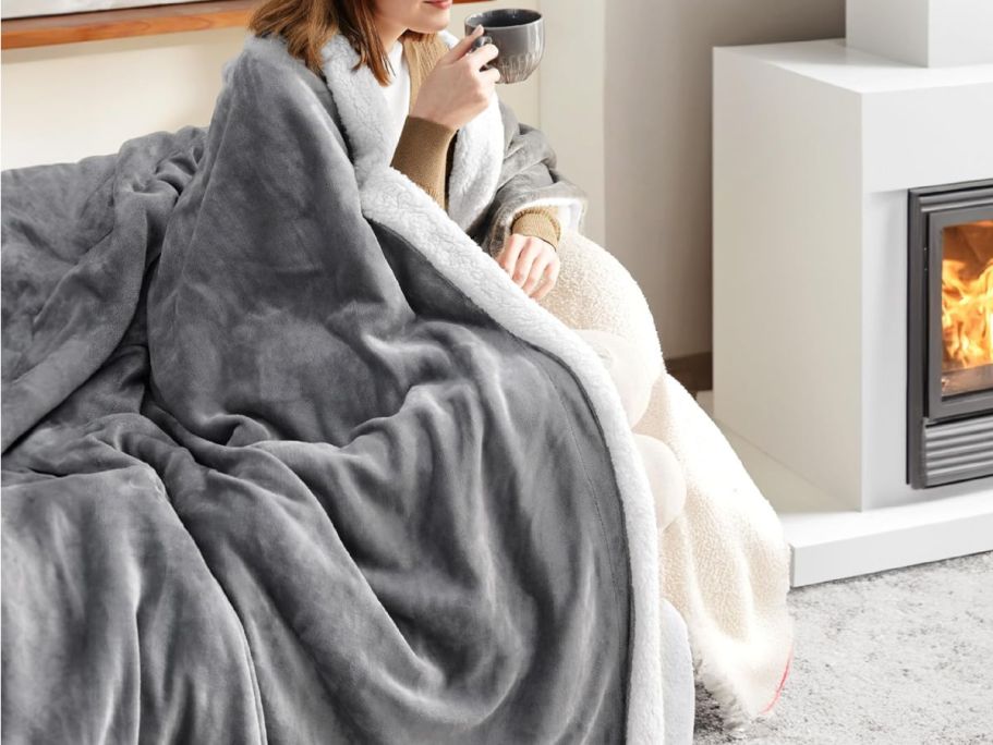 Bedsure Sherpa Blanket Just $9.89 on Amazon (Reg. $35)
