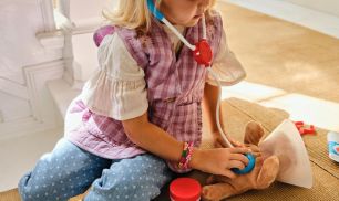 Melissa & Doug 24-Piece Vet Playset Just $19.49 on Amazon (Reg. $42)