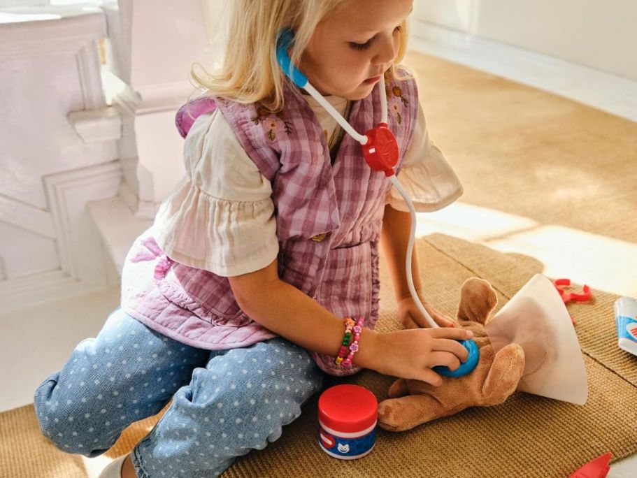 Melissa & Doug 24-Piece Vet Playset Just $19.49 on Amazon (Reg. $42)