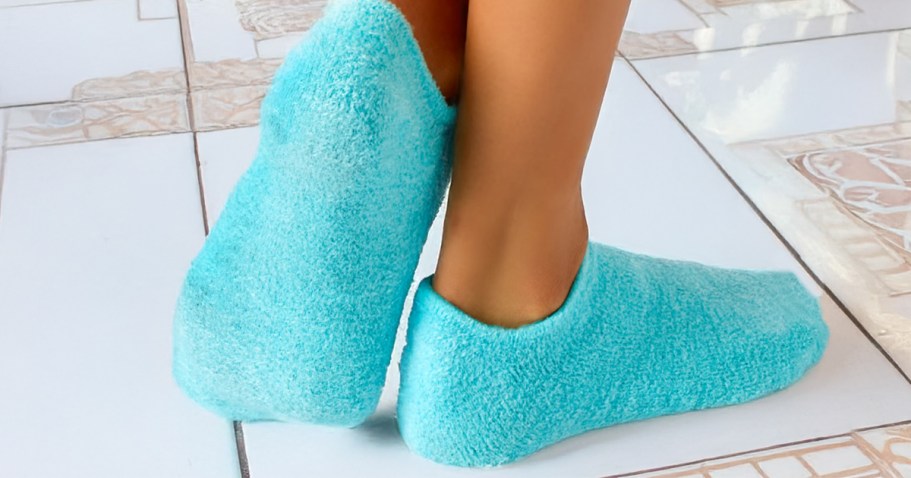 Moisturizing Gel Socks Only $6.98 Shipped on Amazon (Use Them Multiple Times!)