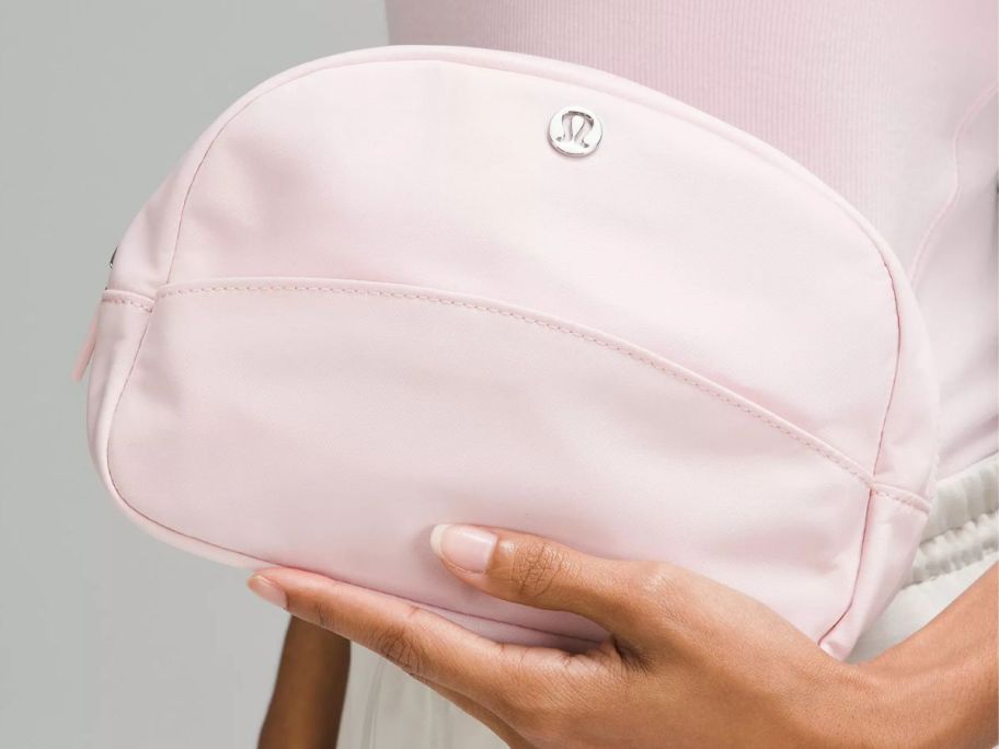 lululemon City Essentials Pouch 4L in Pink