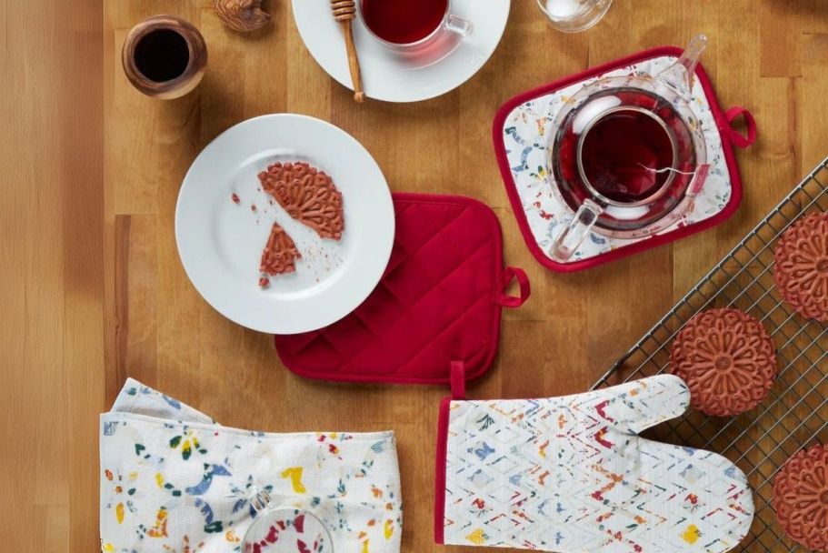 Mainstays 5-Piece Oven Mitt Set ONLY $4 on Walmart.com