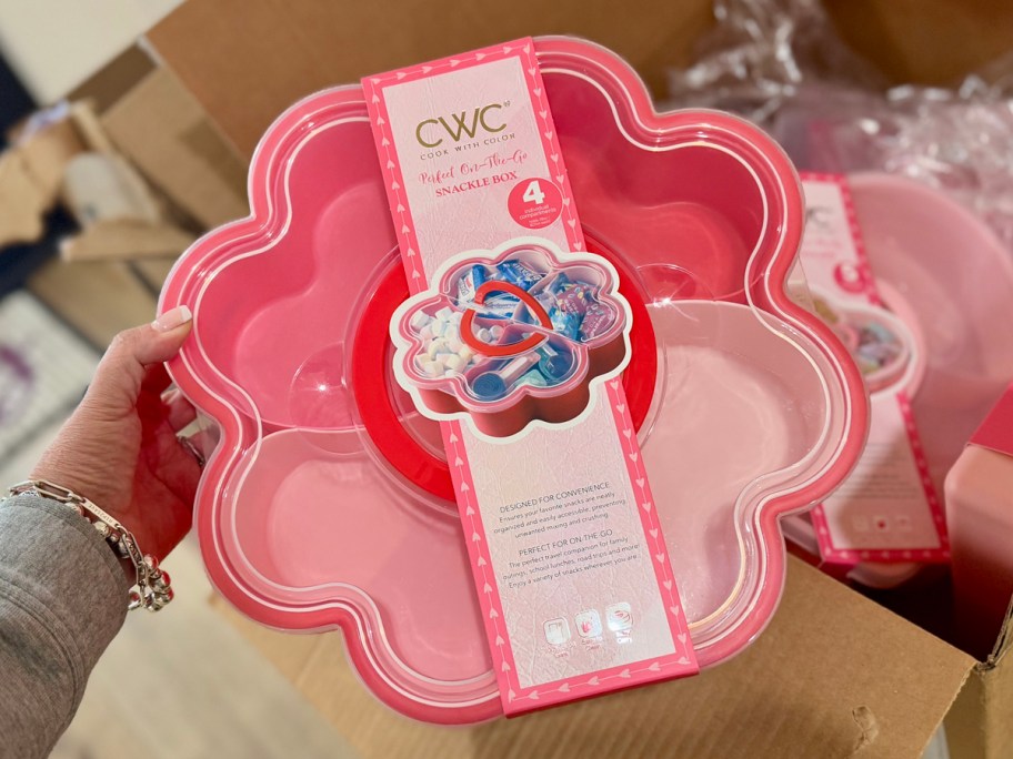 CWC 4-Compartment Heart Shaped Snackle Box