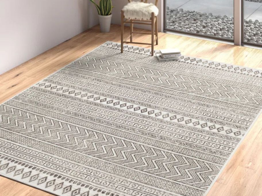 Wade Logan Laruth Southwestern Indoor/Outdoor Area Rug 