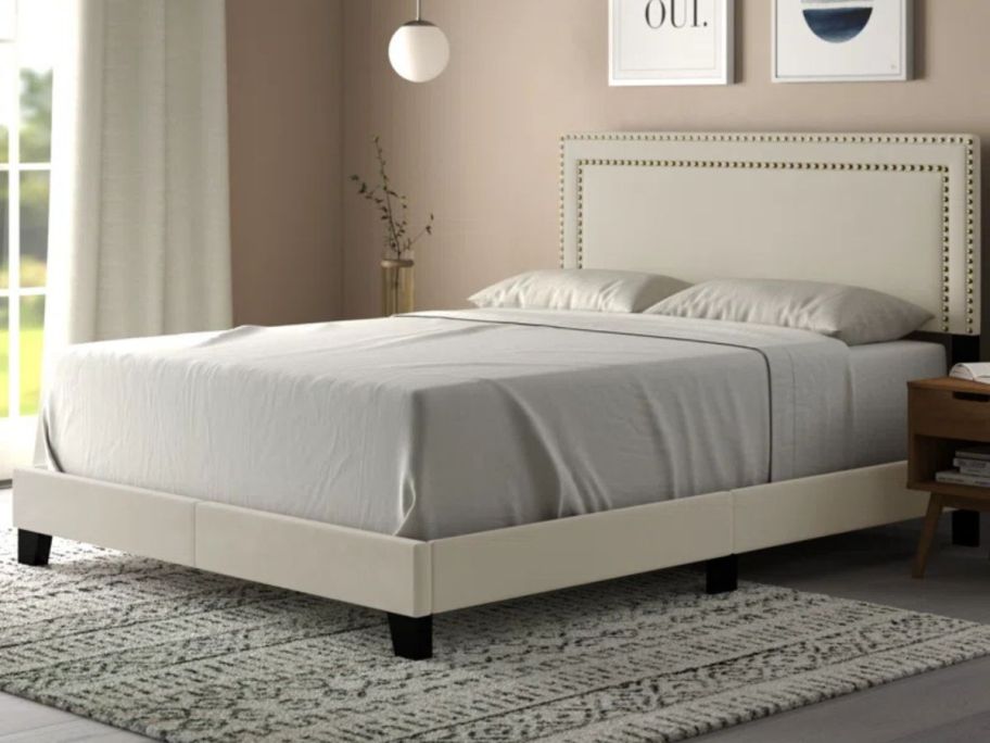 Lark Manor Amilia Upholstered Standard Storage Bed - Queen