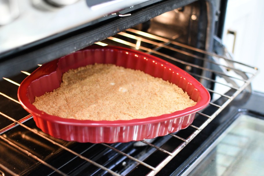 baking a graham cracker crust on a heart pan 