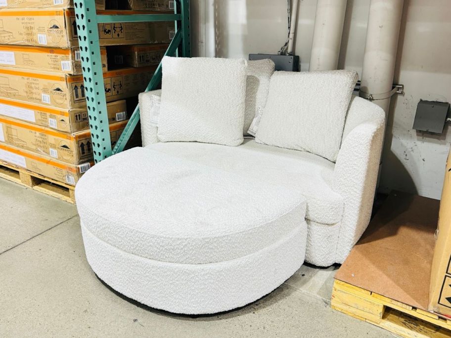 Holley Oversized Chair w Ottoman