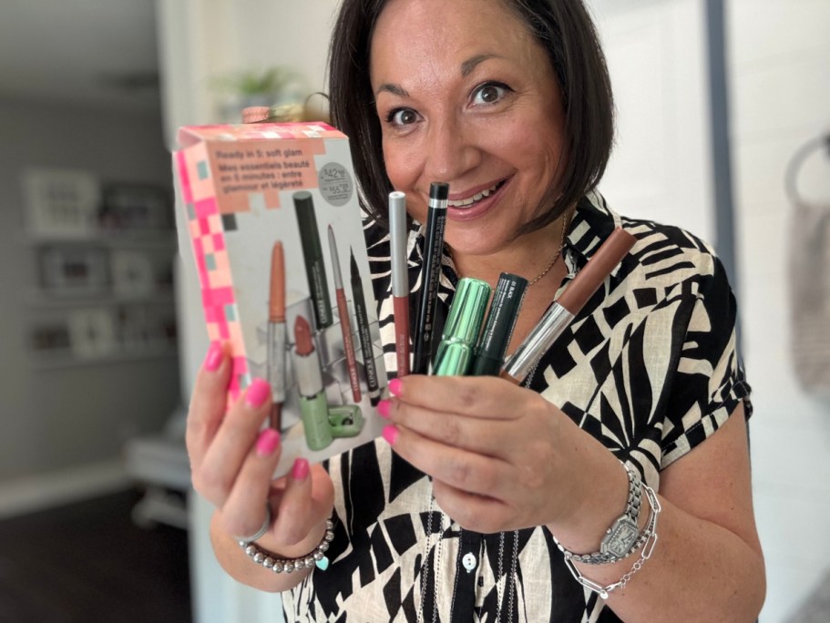 $231 Worth of Clinique Beauty Items Just $50 Shipped on Macy’s.com + More Beauty Deals