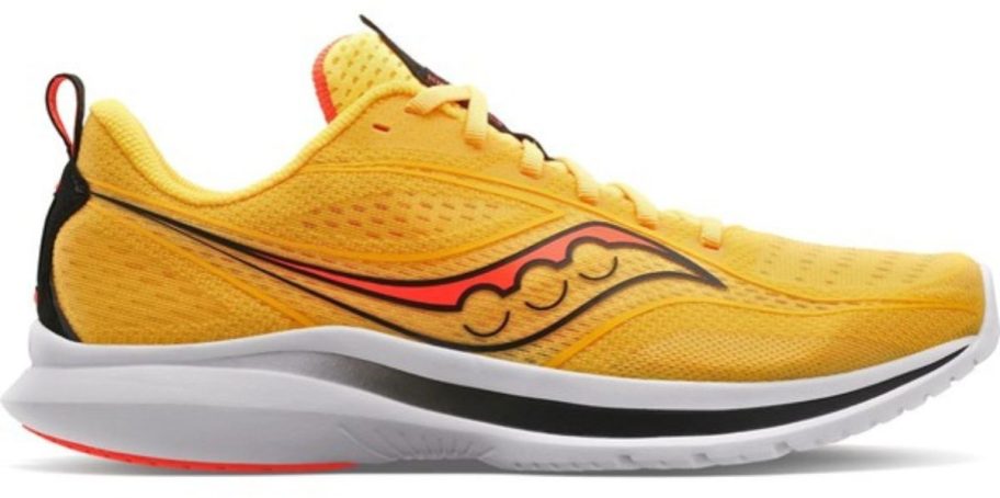 yellow Saucony Kinvara 13 Wide Men's Shoe