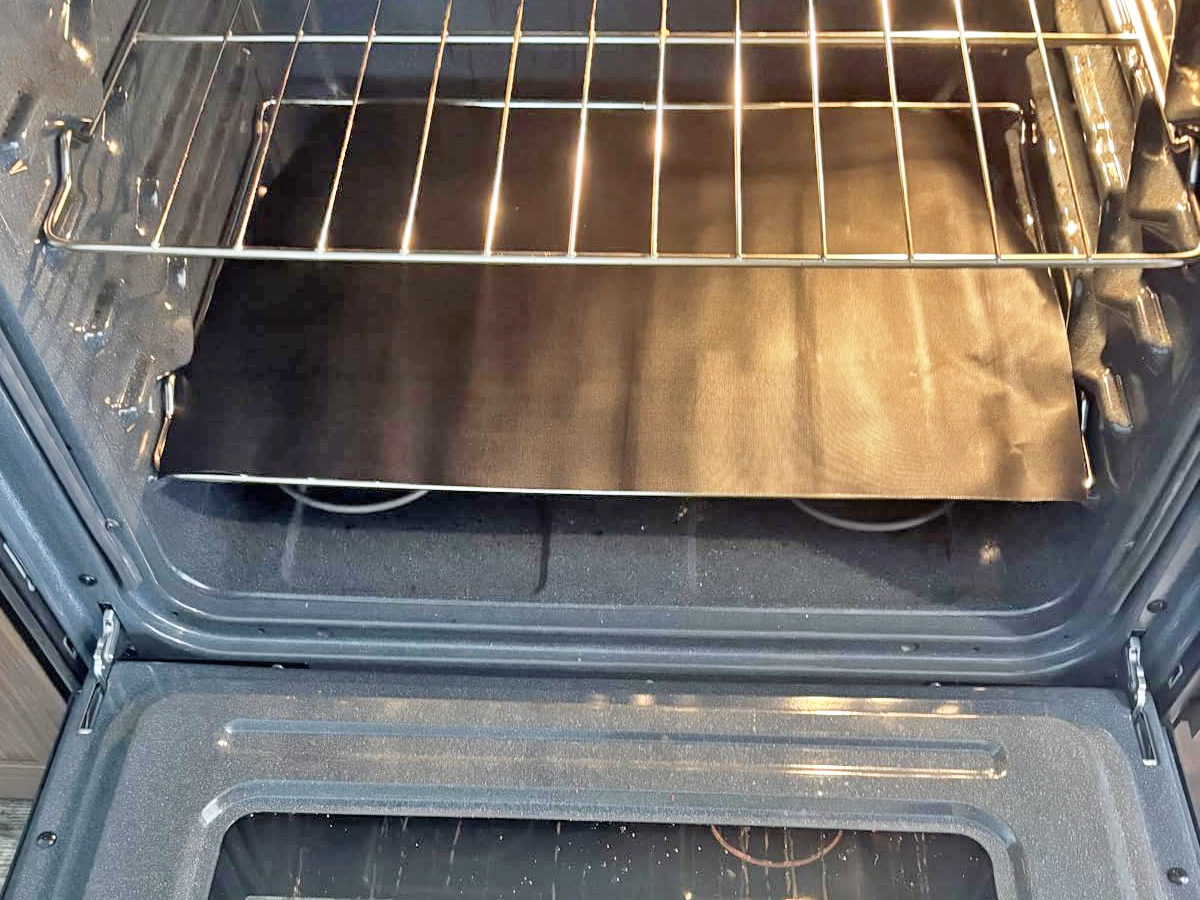 Oven Liners 2-Pack Only $7.97 on Amazon