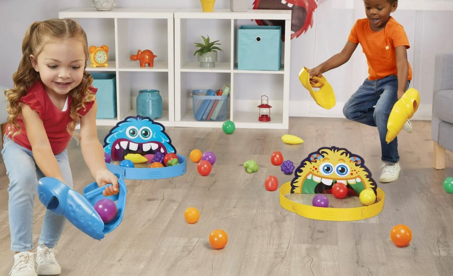 kids playing with feeding frenzy game 