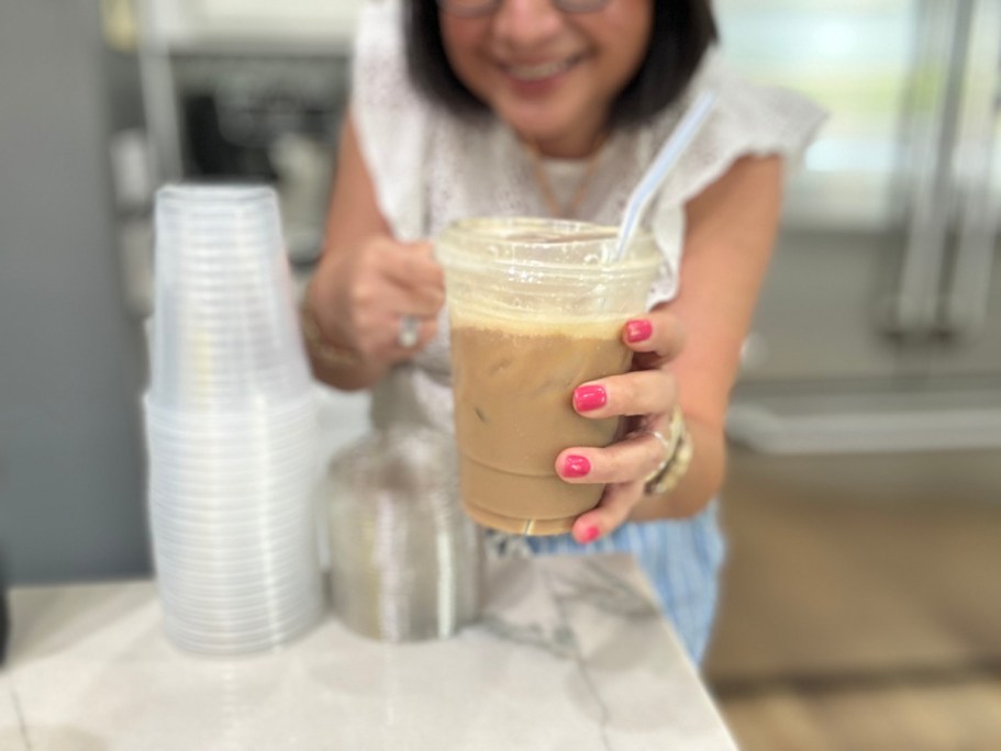 Plastic Cups w/ Sip Lids 25-Pack Just $4.96 on Walmart.com (2,000 Sold Since Yesterday!)