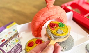 Kinetic Sand Pizza Playset Only $9 on Amazon (Reg. $21)