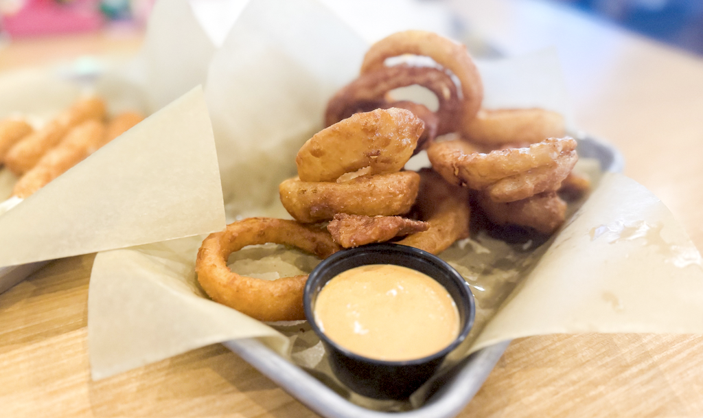 RUN to Buffalo Wild Wings! Bottomless Apps for FOUR People Just $9.99!