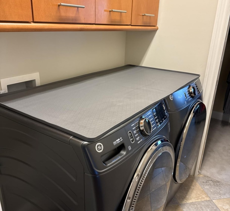 a one piece silicone a washer and dryer topper