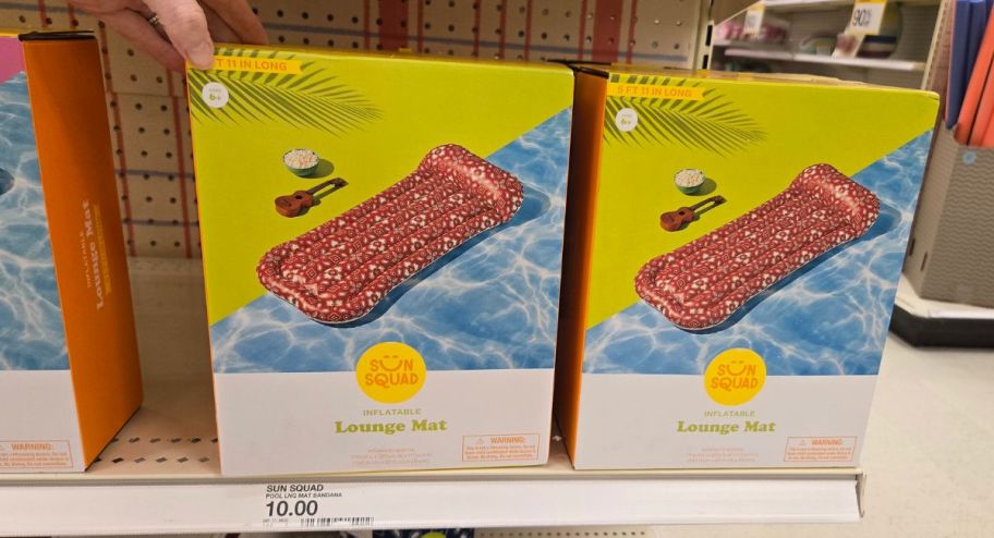 Sun squad Bandana loungers on self