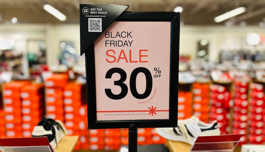 dsw black friday 30 percent off sale sign in store