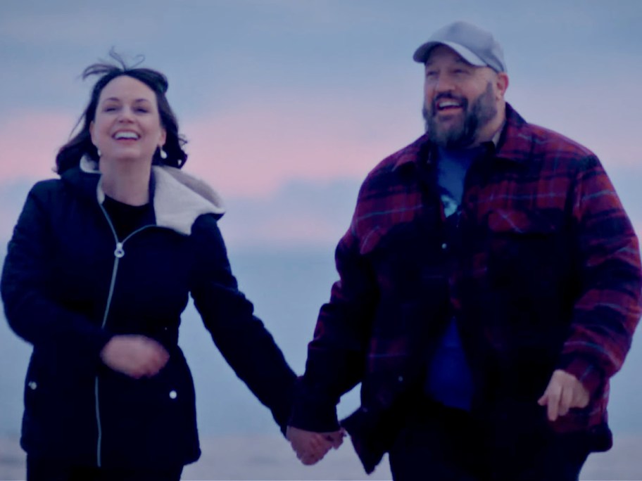 A still photo from a movie called Solo Mio starring Kevin James.