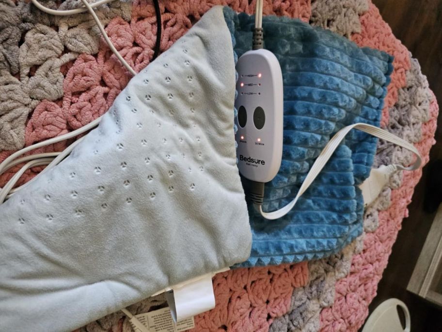 Bedsure Heating Pad Blue