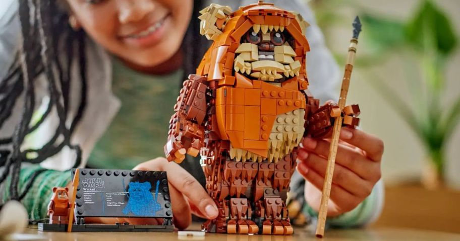 LEGO Wicket the Ewok