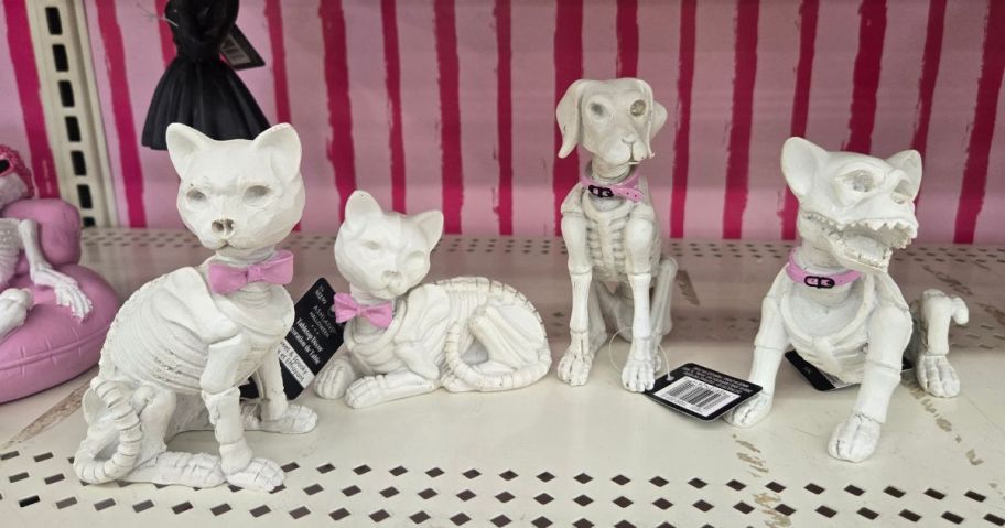 Skeleton animal figurines 