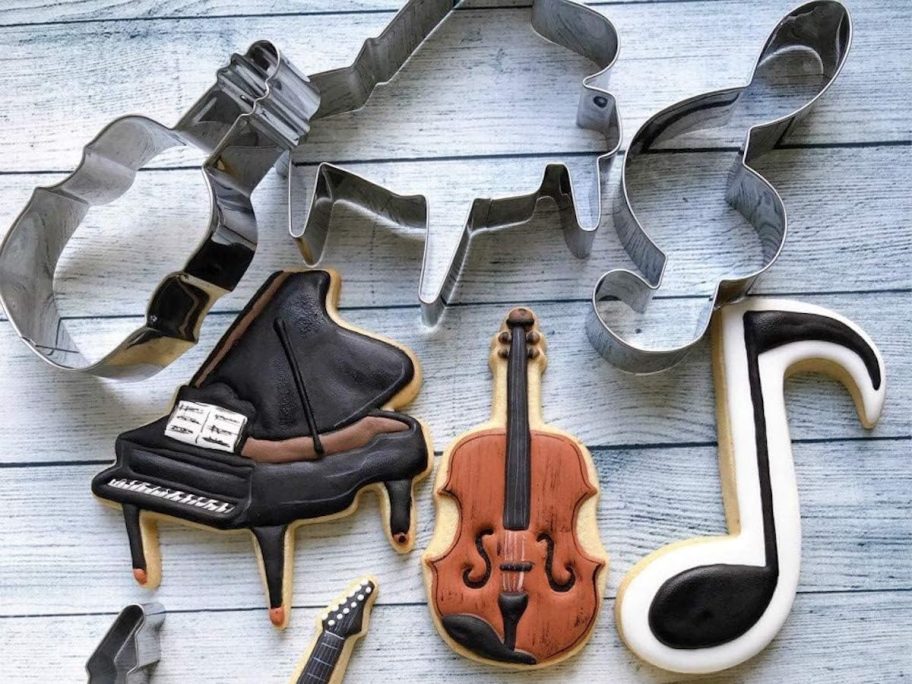Music note, cookie cutters, decorated as a piano, violin, music note 