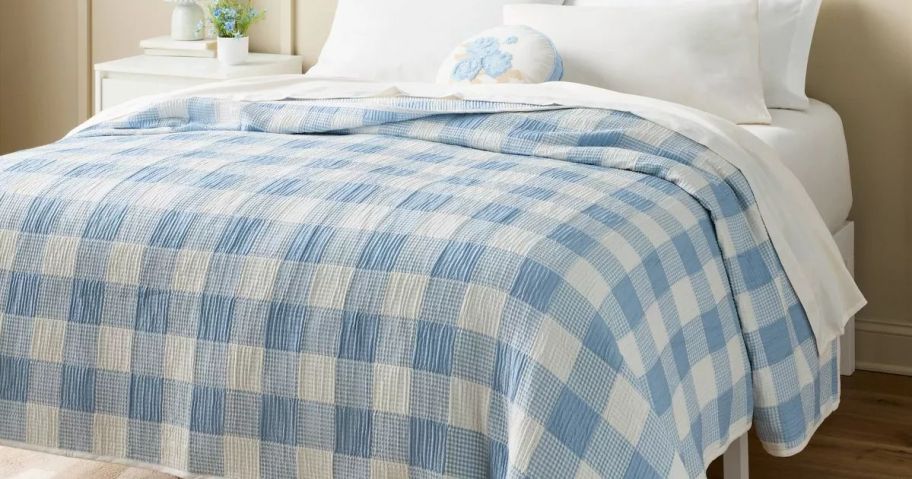 Room Essentials Matelasse Quilt Light Blue 