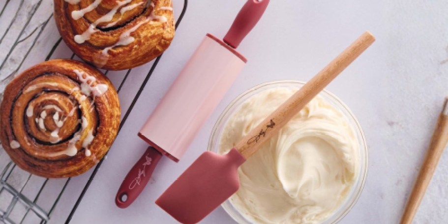 Dolly Parton Mini Spatula & Rolling Pin Set Just $7.50 on Amazon (Reg. $15)