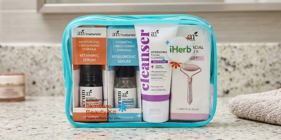 Score 50% Off Beauty Bags (Easy Gift Idea!)