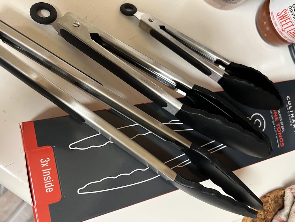 black silicone tongs 