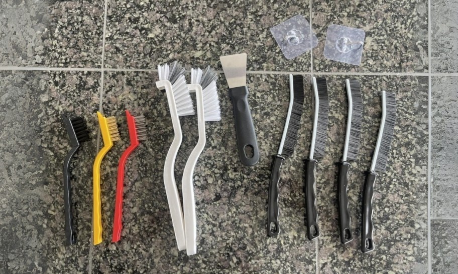 a 12 piece crevice brush set