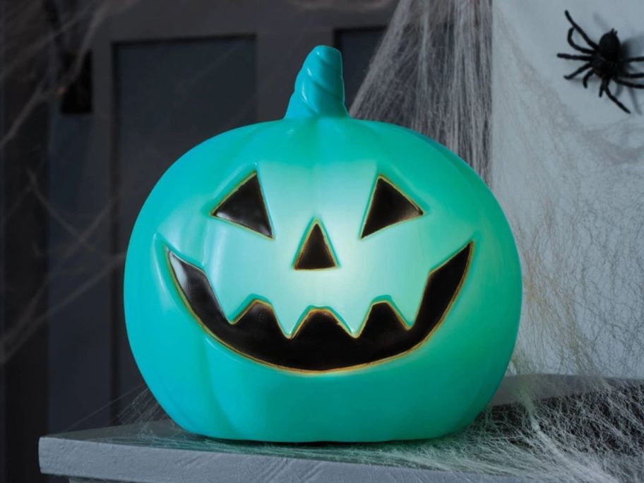 Hyde and EEK! 8 Lit Pumpkin Blow Mold in blue